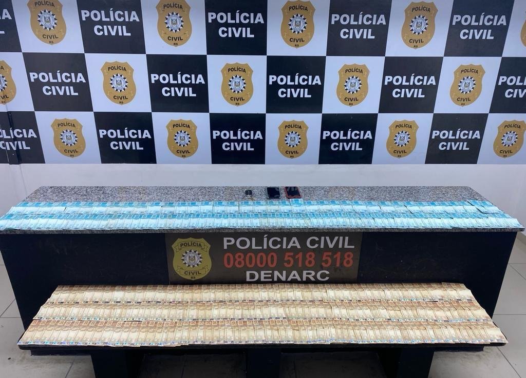 Notas foram localizadas em montantes de R$ 50 e R$ 100
