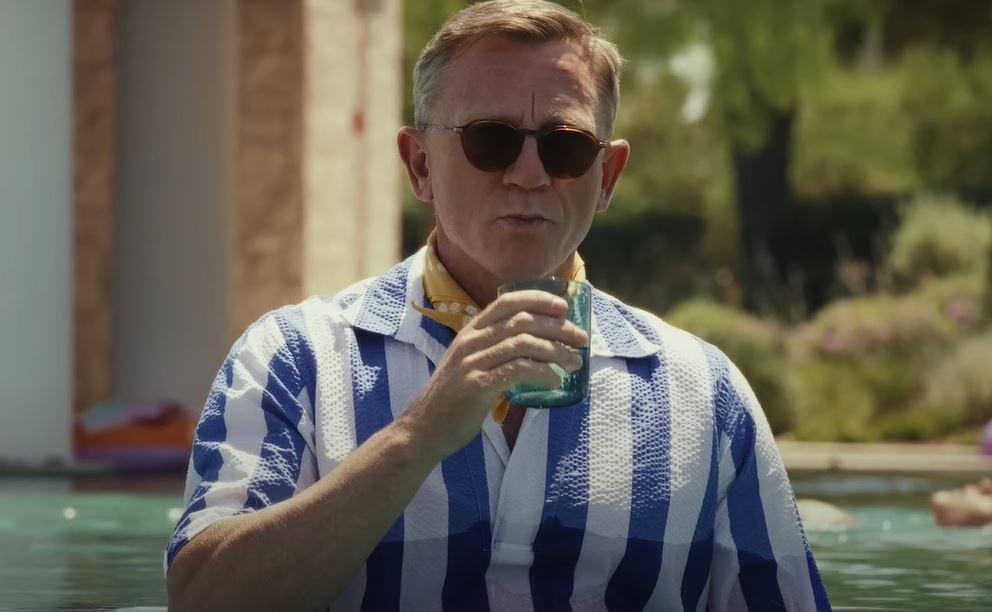 Daniel Craig, encarna o inspetor Blanc em "Glass Onion: A Knives Out Mystery"