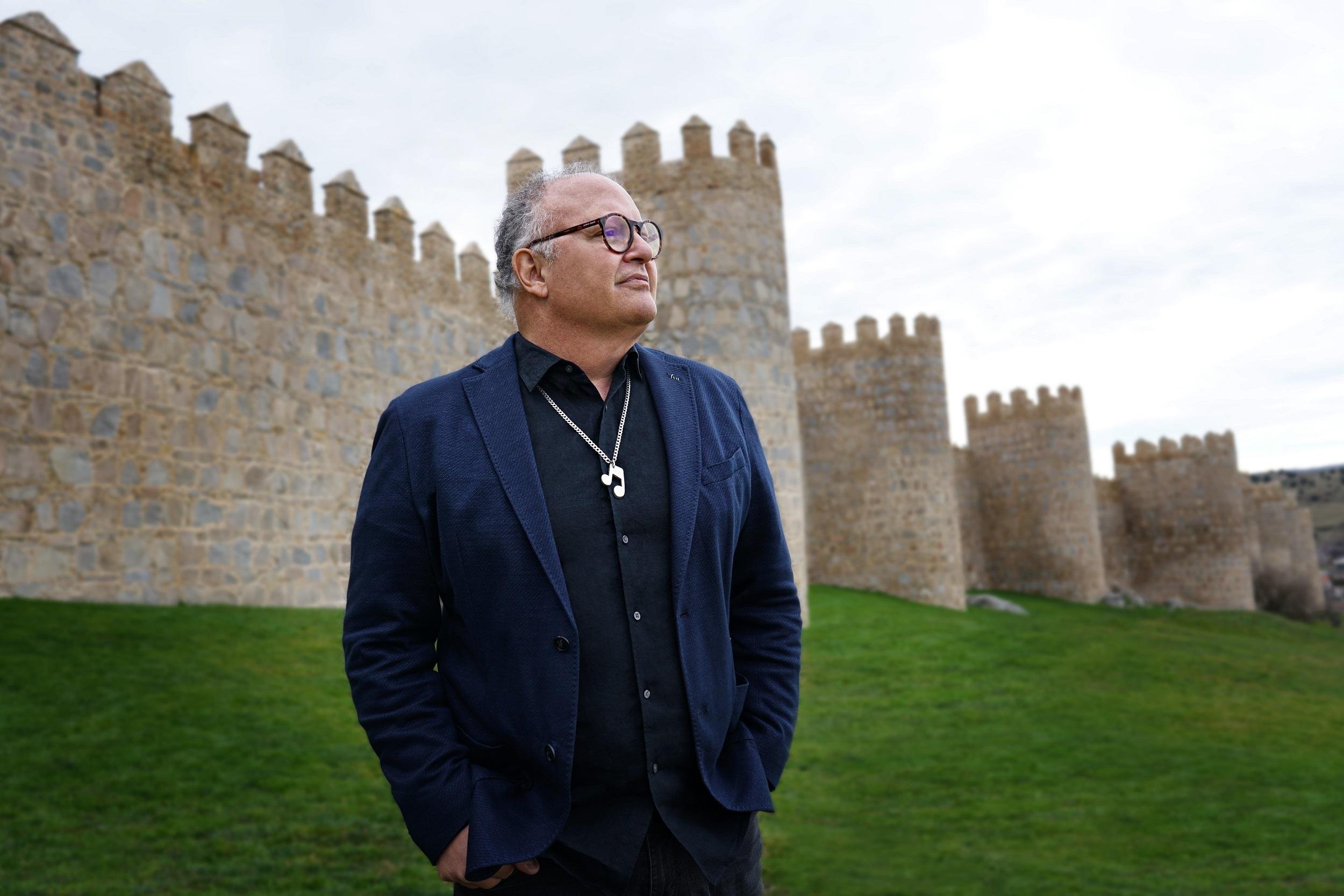 Guilherme Arantes se apresenta nesta sexta &agrave; noite, no Teatro do Bourbon Country