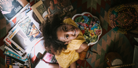 A menina Cecília Souza interpreta Pâmela Amaro na infância no curta-metragem