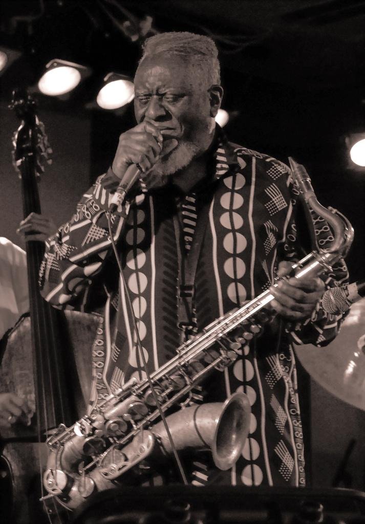 Artista absorveu influ&ecirc;ncias da m&uacute;sica africana e da asi&aacute;tica