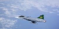 Brasil recebe dois novos caças Gripen