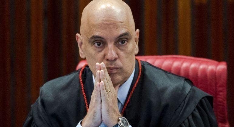 Ministro do STF Alexandre de Moraes durante sess&atilde;o do TSE, onde tamb&eacute;m &eacute; ministro