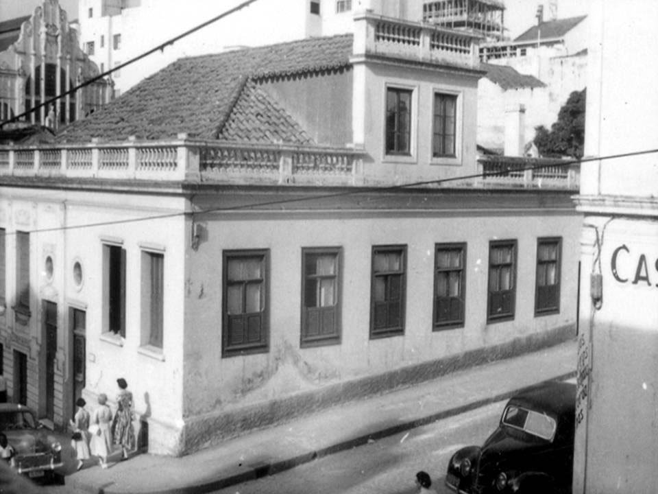 O edif&iacute;cio do Clube Caixeiral ficava na Rua Vig&aacute;rio Jos&eacute; Ign&aacute;cio.