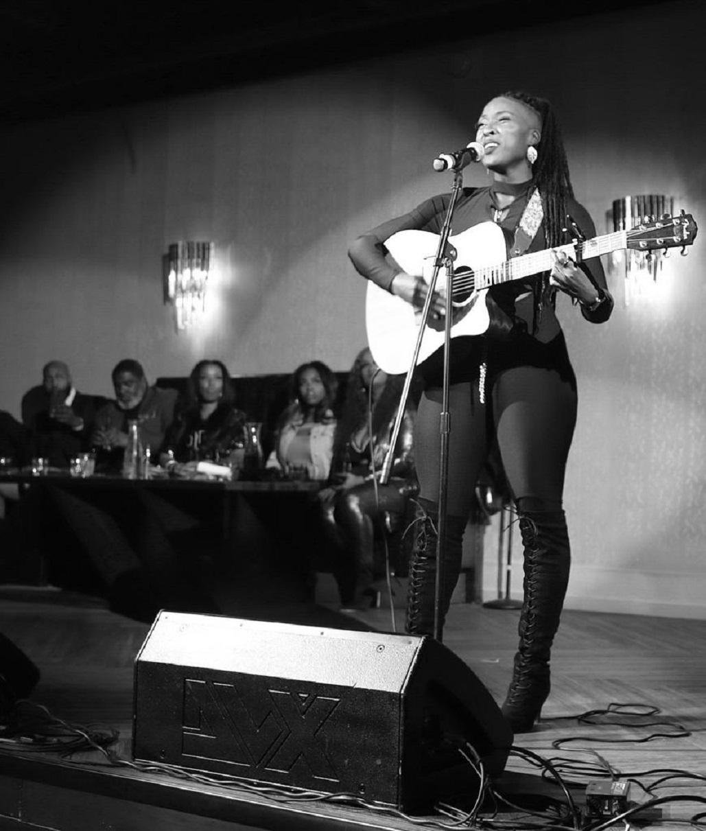 Bobbi Rae &eacute; uma estrela em ascens&atilde;o do neo-soul e do R&B mundial