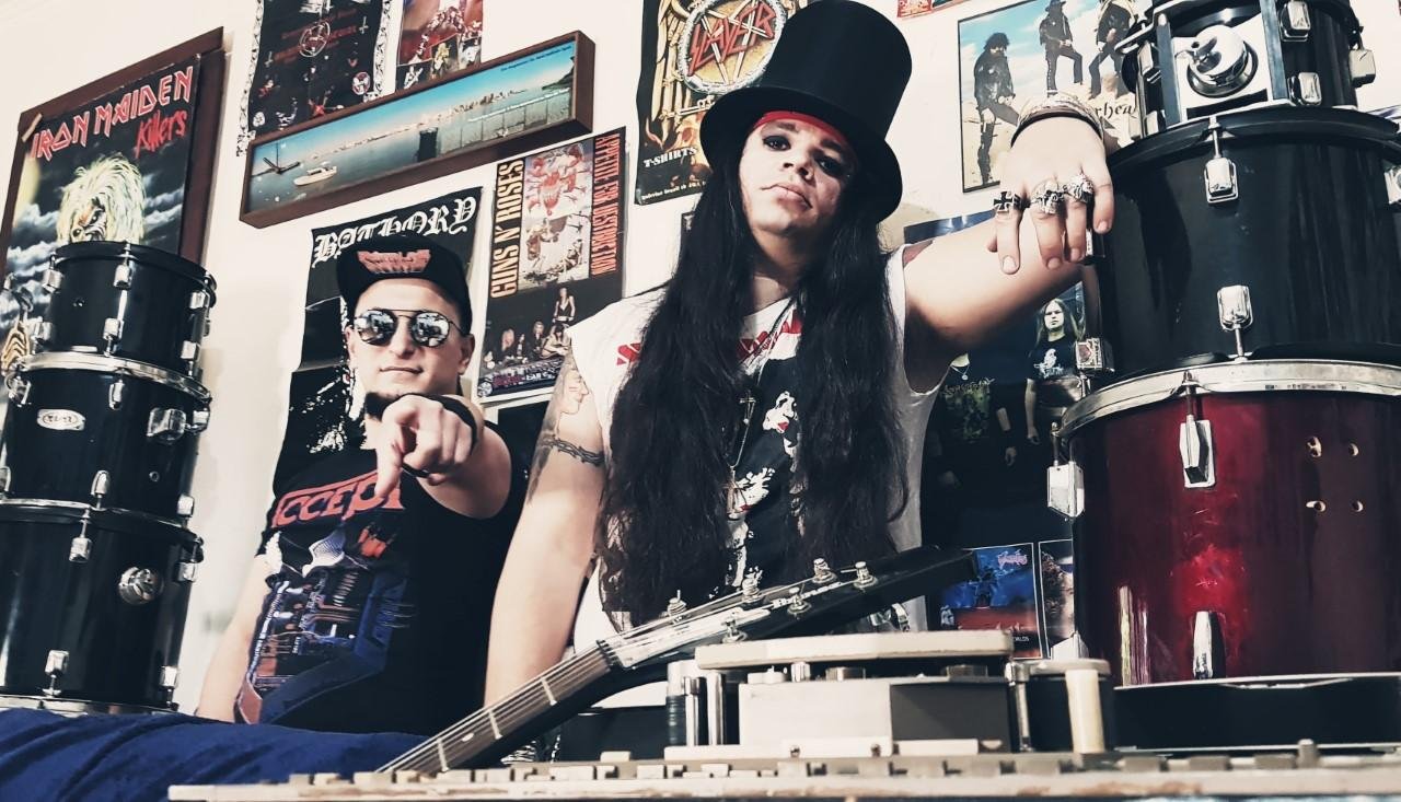 Disco do duo foi lan&ccedil;ado de forma independente pelo selo Insanity Records