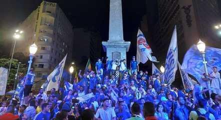Torcida do Cruzeiro comemora acesso