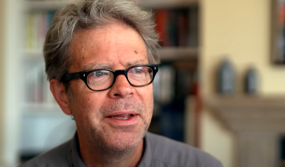 Jonathan Franzen &eacute; um romancista e ensa&iacute;sta norte-americano