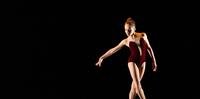 A bailarina Julia Quinto, do Ballet Vera Bublitz, integra o espetáculo