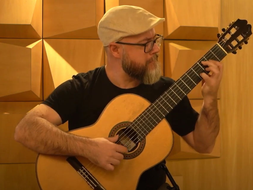 Thiago Colombo tem atuado nos &uacute;ltimos anos como concertista, professor e palestrante em v&aacute;rios festivais de m&uacute;sica no exterior e grande parte do territ&oacute;rio brasileiro.