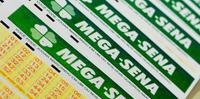 Volante de aposta da Mega-Sena; prêmio está acumulado em R$ 317,8 milhões