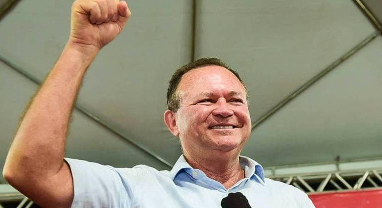 Carlos Brand&atilde;o &eacute; reeleito governador
