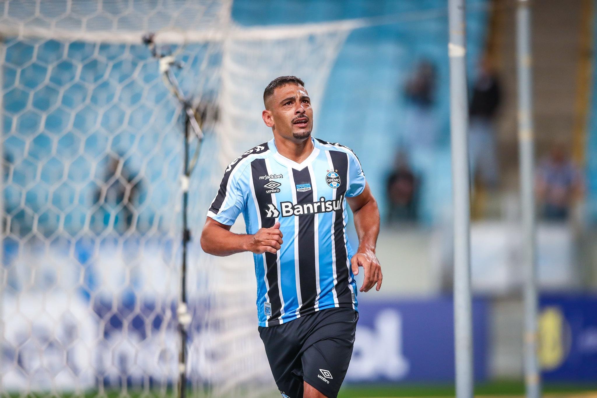 Diego Souza marcou na vit&oacute;ria contra o CSA na Arena