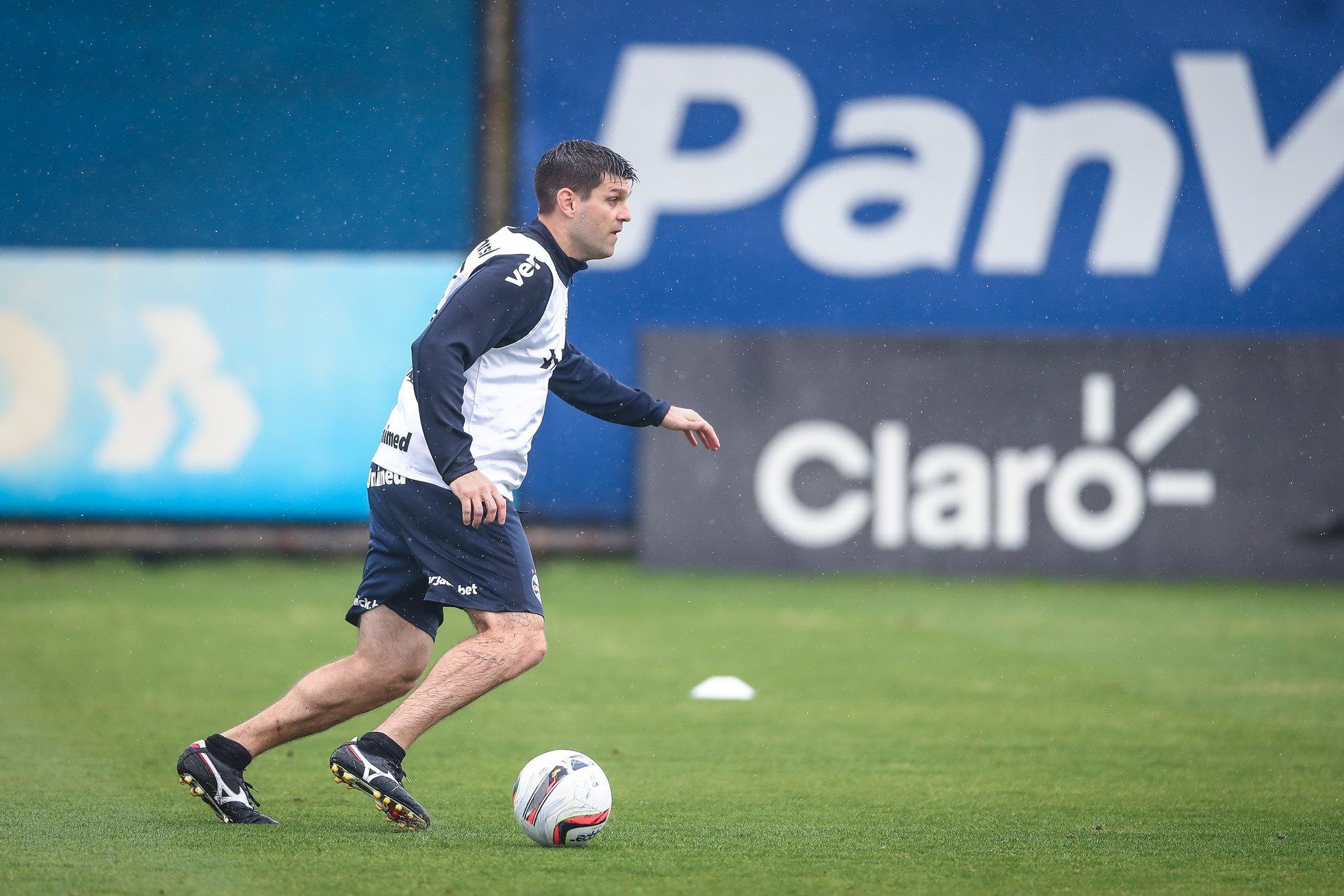 Kannemann dever&aacute; ser titular contra o Londrina no s&aacute;bado