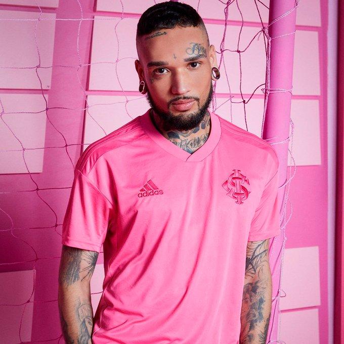 Nova camisa do Inter em alus&atilde;o ao Outubro Rosa