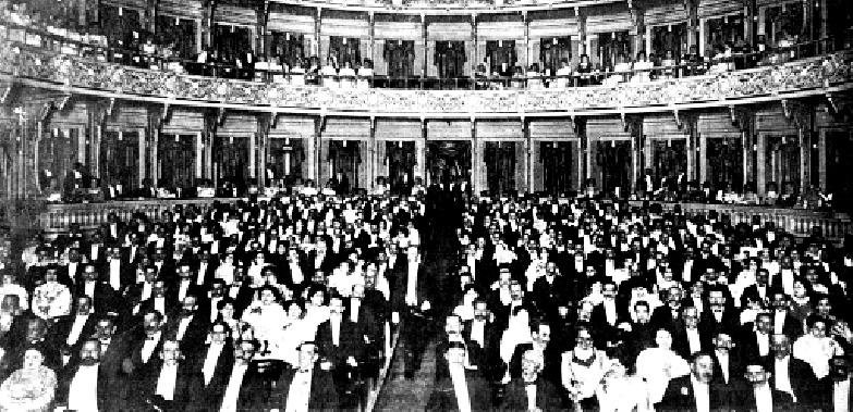O p&uacute;blico prestigiou a estreia da &oacute;pera do ga&uacute;cho Ara&uacute;jo Vianna, no RJ