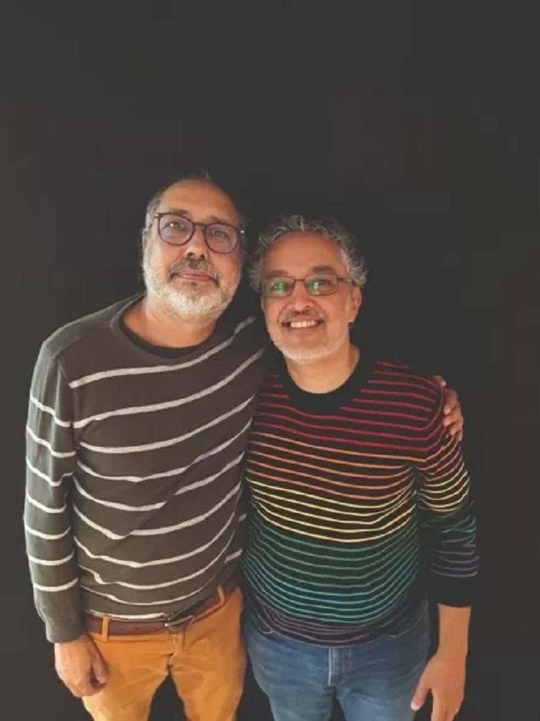 Claudio Thebas e Alexandre Coimbra Amaral, autores do livro "De M&atilde;os Dadas"