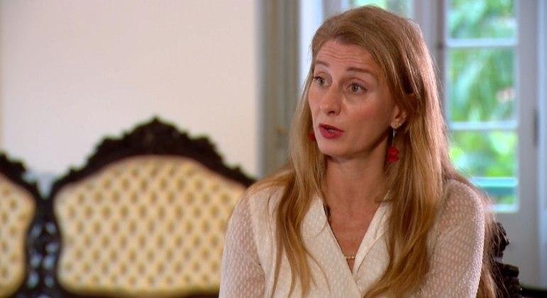 Carolina Larriera faz revela&ccedil;&otilde;es sobre a morte do marido no Domingo Espetacular
