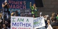Milhares protestam nos EUA pelo direito ao aborto