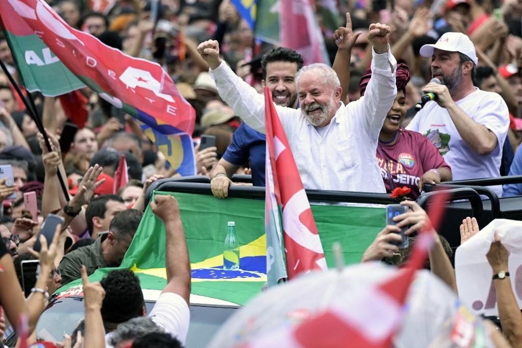 Ex-presidente participou de passeata