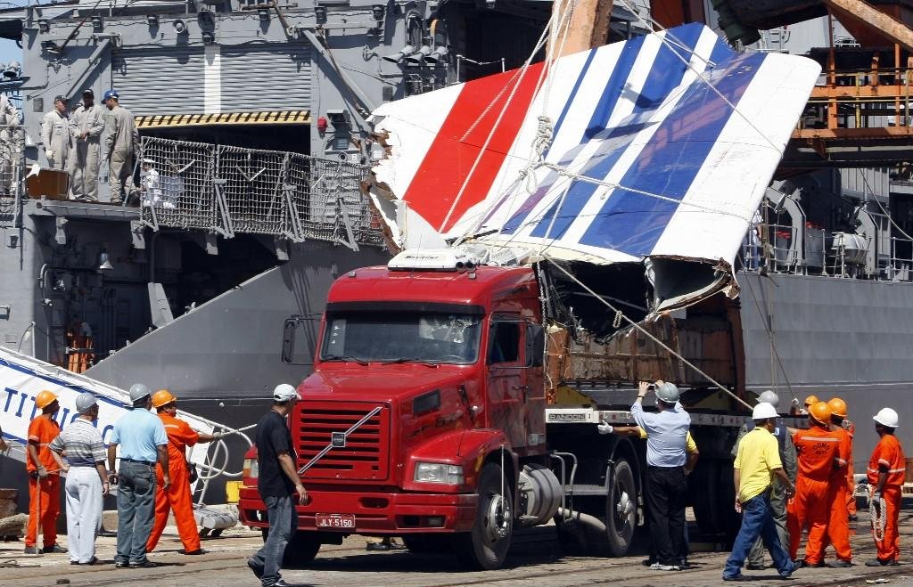 As empresas Airbus e Air France respondem em julgamento nesta segunda-feira