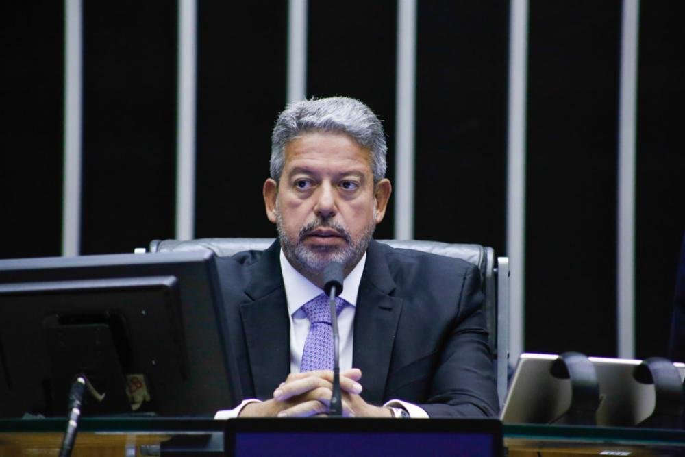 Lira garantiu que intens&atilde;o n&atilde;o &eacute; proibir pesquisas