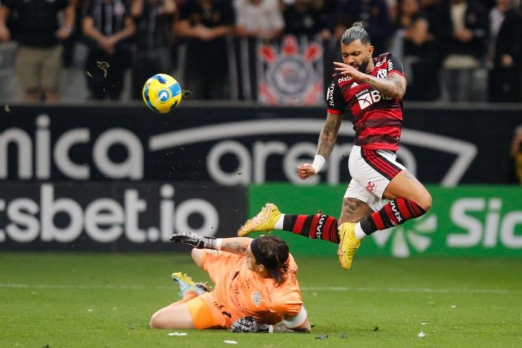 C&aacute;ssio barrou insist&ecirc;ncia de Gabigol