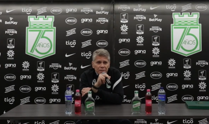 Paulo Autuori foi apresentado nesta quinta-feira