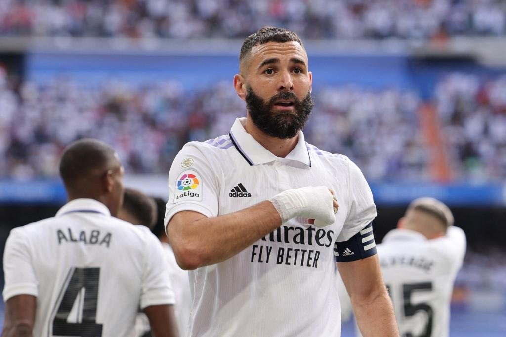 Benzema marcou o primeiro gol do Real Madrid no cl&aacute;ssico contra o Barcelona