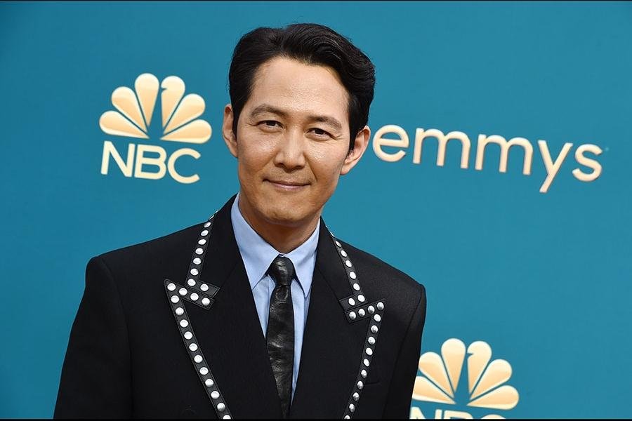Lee Jung-Jae: o sul-coreano se tornou o primeiro ator asi&aacute;tico a vencer o pr&ecirc;mio de Melhor Ator em S&eacute;rie Dram&aacute;tica no Emmy 2022
