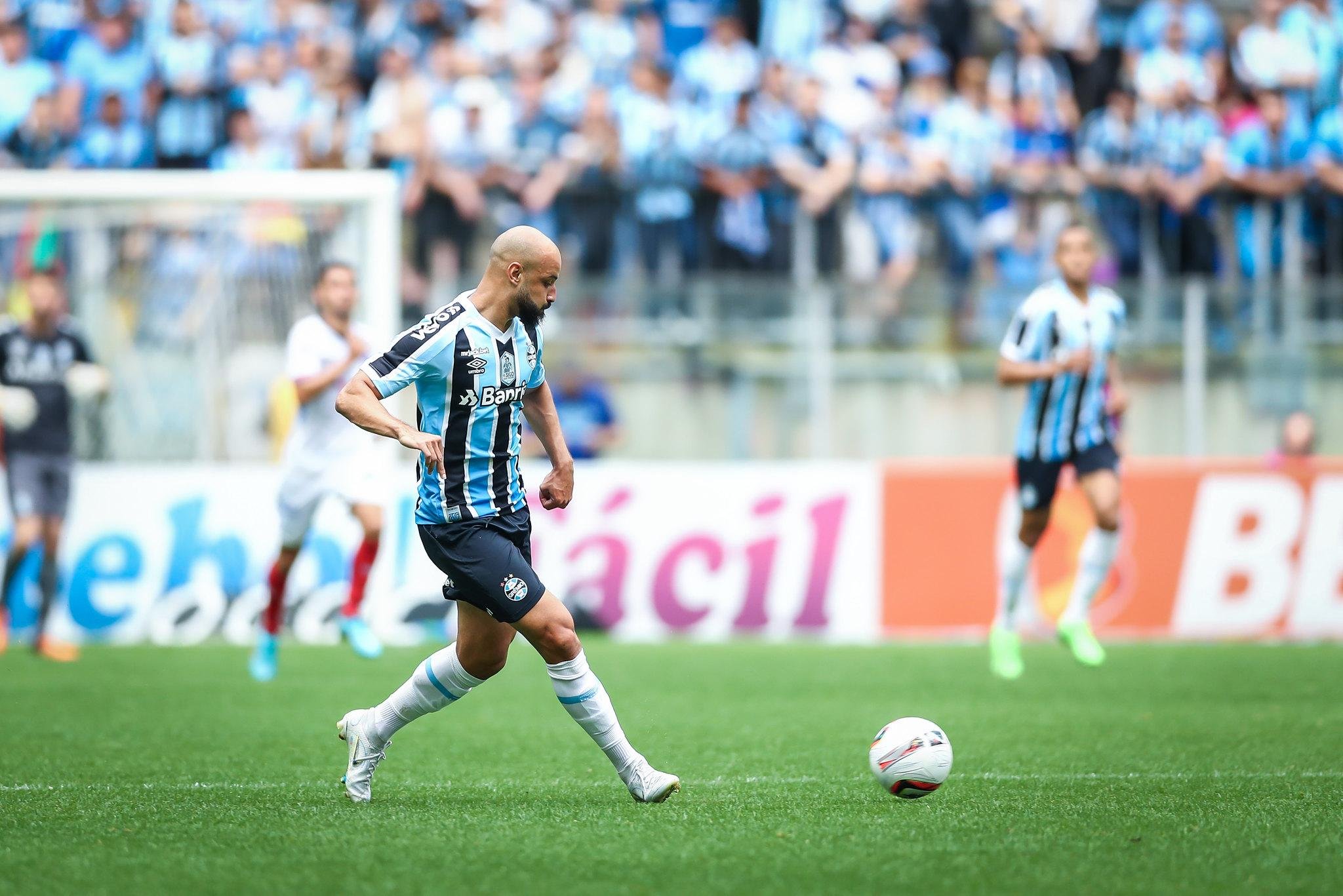 Thaciano dever&aacute; estar em campo contra o N&aacute;utico