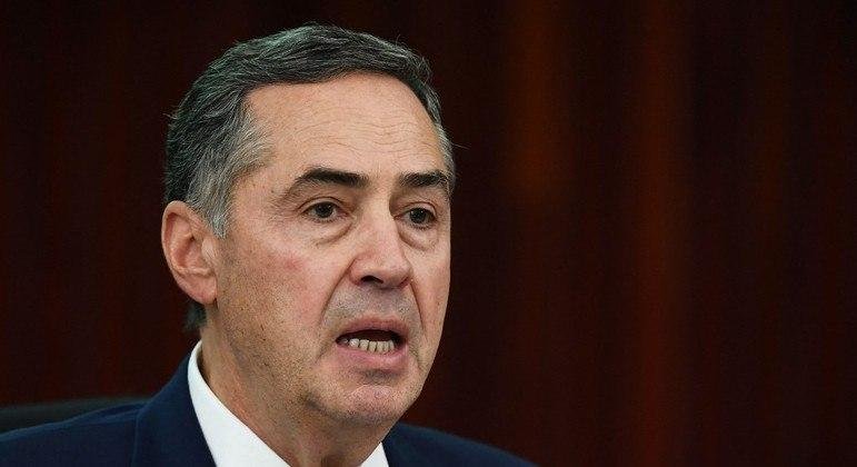 Ministro Lu&iacute;s Roberto Barroso, durante sess&atilde;o do Tribunal Superior Eleitoral