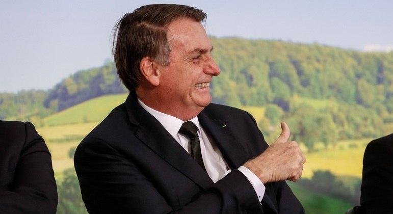 Em encontro com prefeitos e vereadores em S&atilde;o Paulo, nesta quinta, presidente pediu empenho dos apoiadores para "virar voto"