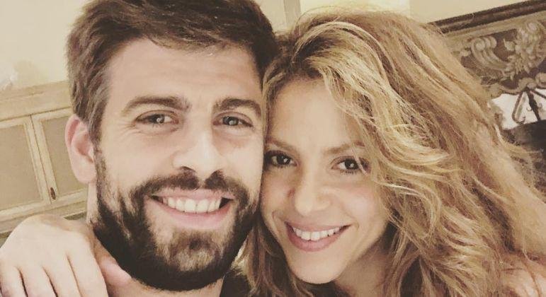 Jogador visitou a resid&ecirc;ncia da artista ap&oacute;s lan&ccedil;amento