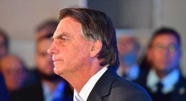 Na chegada &agrave; Record TV para entrevista, candidato se dissociou de petebista, que atirou contra policiais federais hoje