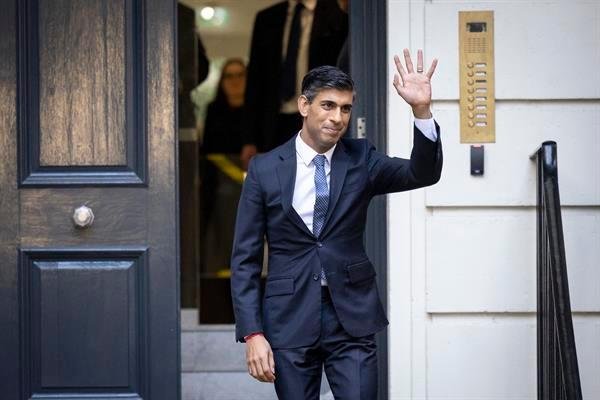 Sunak, de 42 anos, foi nomeado nesta segunda-feira como o novo l&iacute;der do Partido Conservador, substituindo Truss