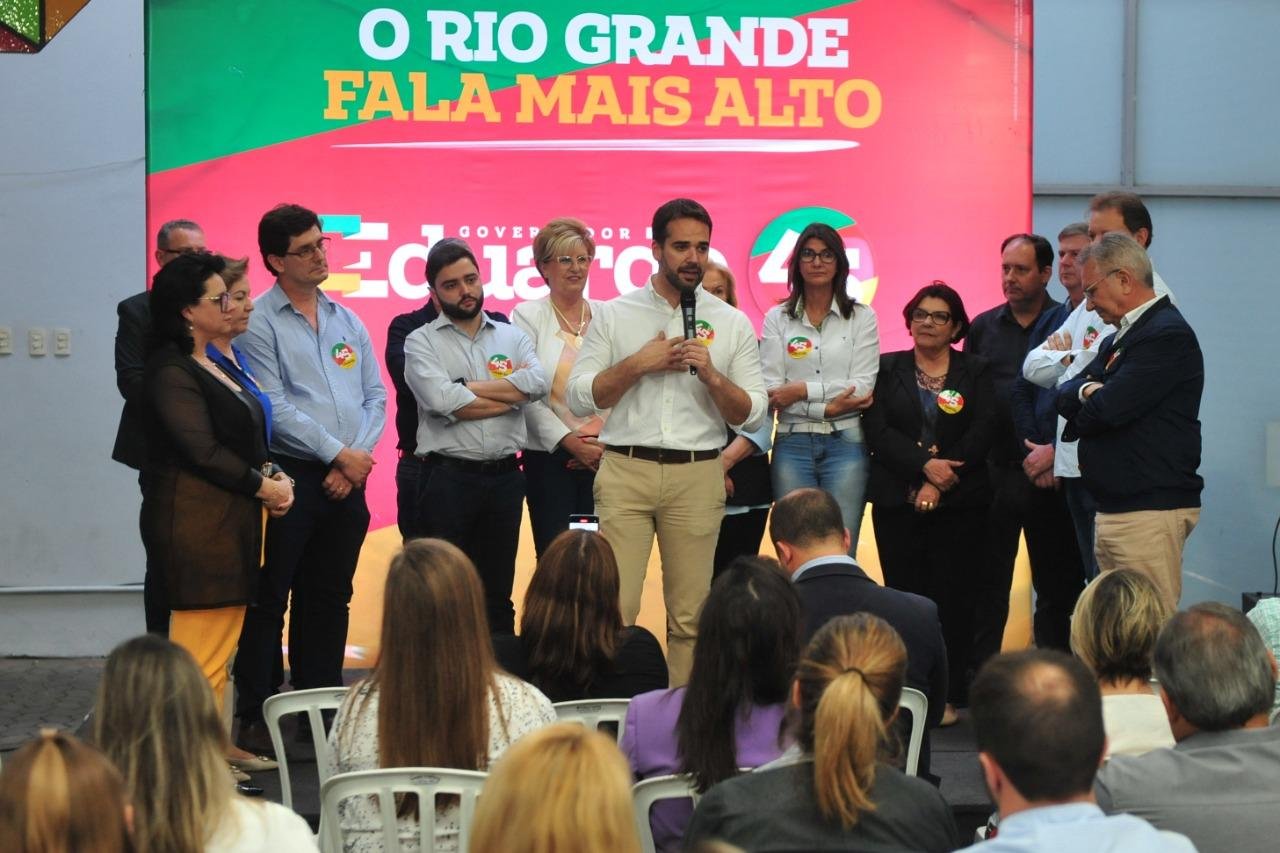 Em ato, cinco prefeitos declararam apoio ao tucano