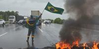 Caminhoneiros bloqueiam estradas no Brasil