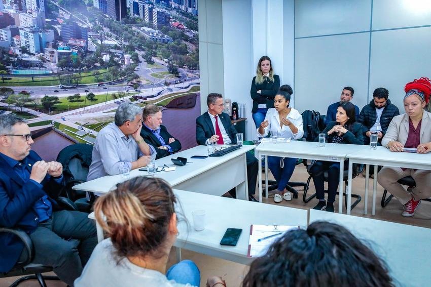 Reuni&atilde;o buscou alternativas para impasse