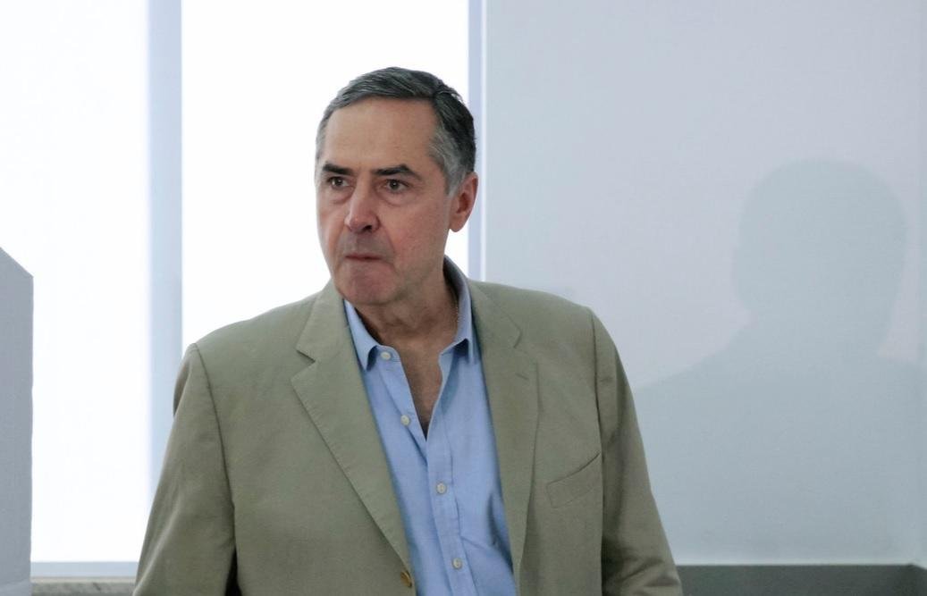 Ministro Barroso assinou decis&atilde;o