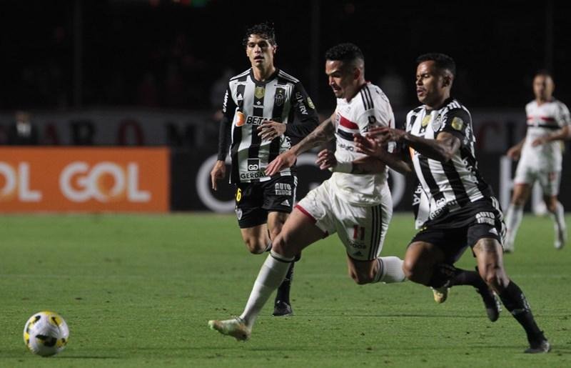 Tricolor paulista foi combativo, mas n&atilde;o conseguiu os tr&ecirc;s pontos