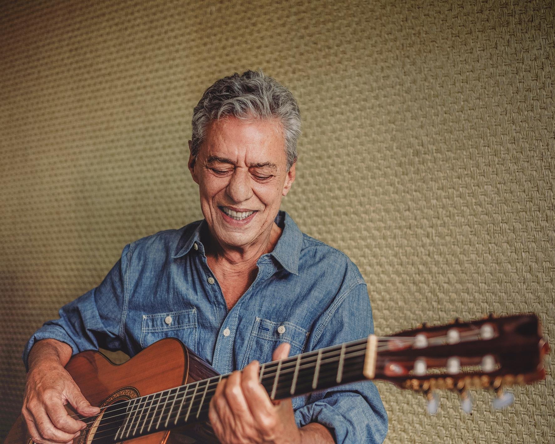 Chico Buarque apresenta a turn&ecirc; "Que Tal um Samba?" na capital ga&uacute;cha de hoje at&eacute; s&aacute;bado
