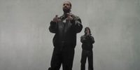 Os rappers Drake e 21 Savage lançam o novo álbum “Her Loss”
