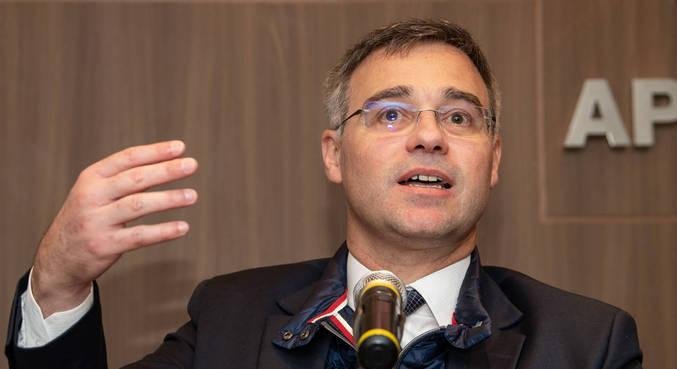 O ministro do Supremo Tribunal Federal Andr&eacute; Mendon&ccedil;a participou do congresso