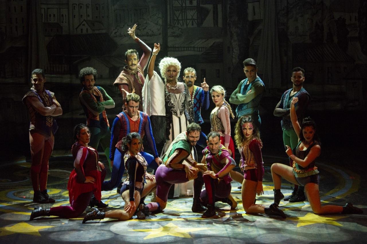 O musical circense promete repetir o sucesso de sua estreia na Broadway, h&aacute; quatro d&eacute;cadas, com Jim Dale e Glenn Close, e que conquistou dez indica&ccedil;&otilde;es ao Pr&ecirc;mio Tony (o Oscar do teatro americano)