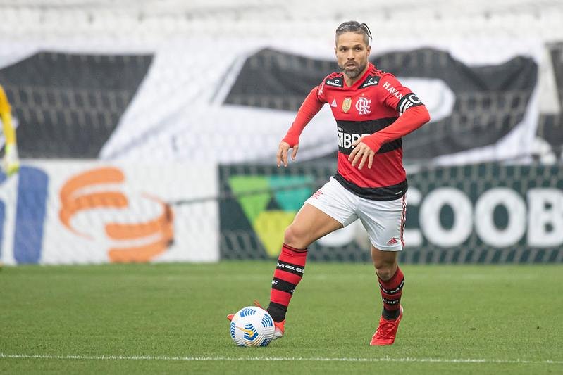 Diego vai encerrar a carreira como jogador aos 37 anos