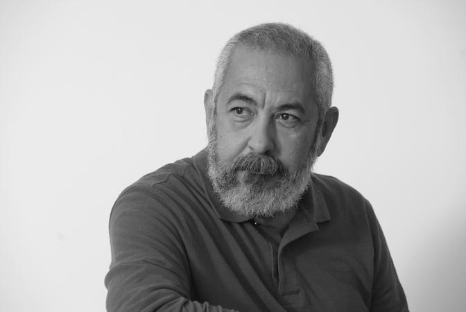 Leonardo Padura &eacute; consagrado internacionalmente com uma obra que joga habilmente com o passado para, na verdade, refletir sobre o presente