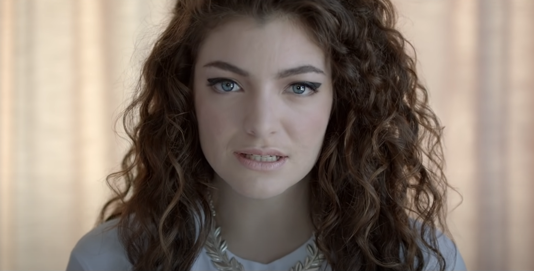 Lorde &eacute; uma cantora e compositora neozelandesa