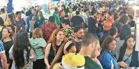 O fim de semana foi de movimentação intensa na Feira do Livro de Porto Alegre, e a programação segue até o próximo dia 15 na Praça da Alfândega