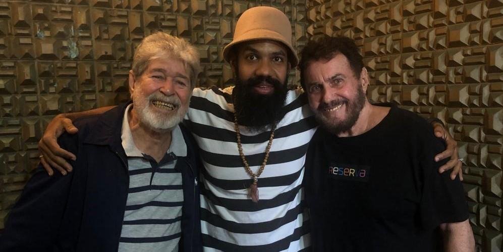 Antonio Carlos e Jocafi e Russo Passapusso (centro)
